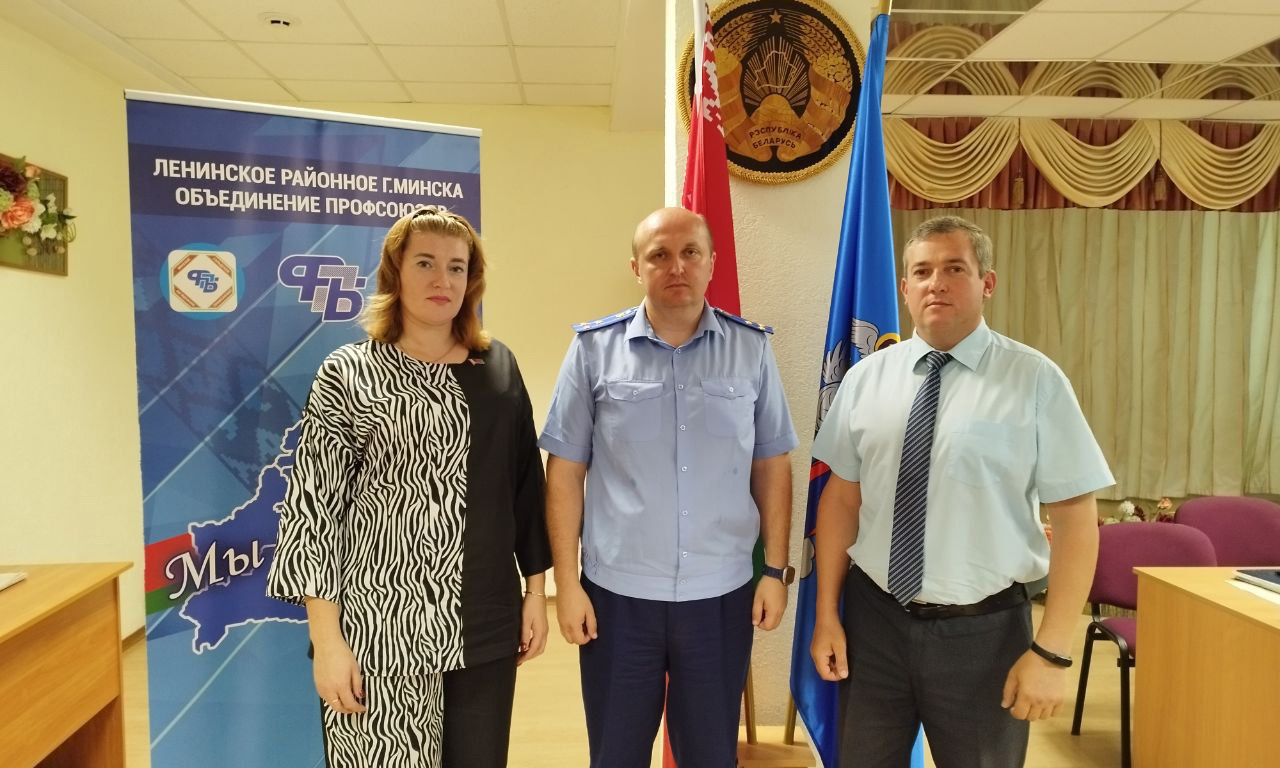 Прокурор Ленинского района г.Минска провел совместно с представителем профсоюза выездной прием граждан на базе филиала «Транспортный парк  2» ГП «Минсктранс»
