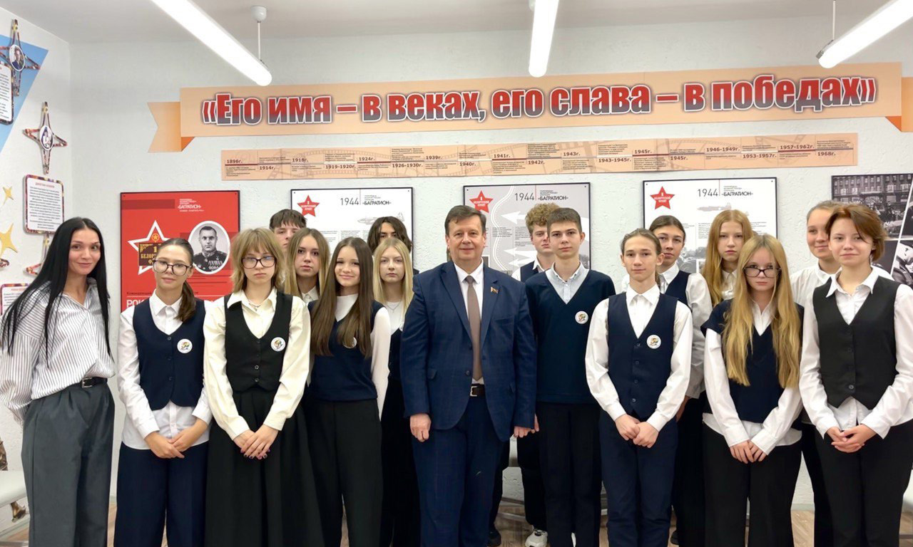 «ШАГ к будущему: Сергей Кулик вдохновляет школьников на активную гражданскую позицию