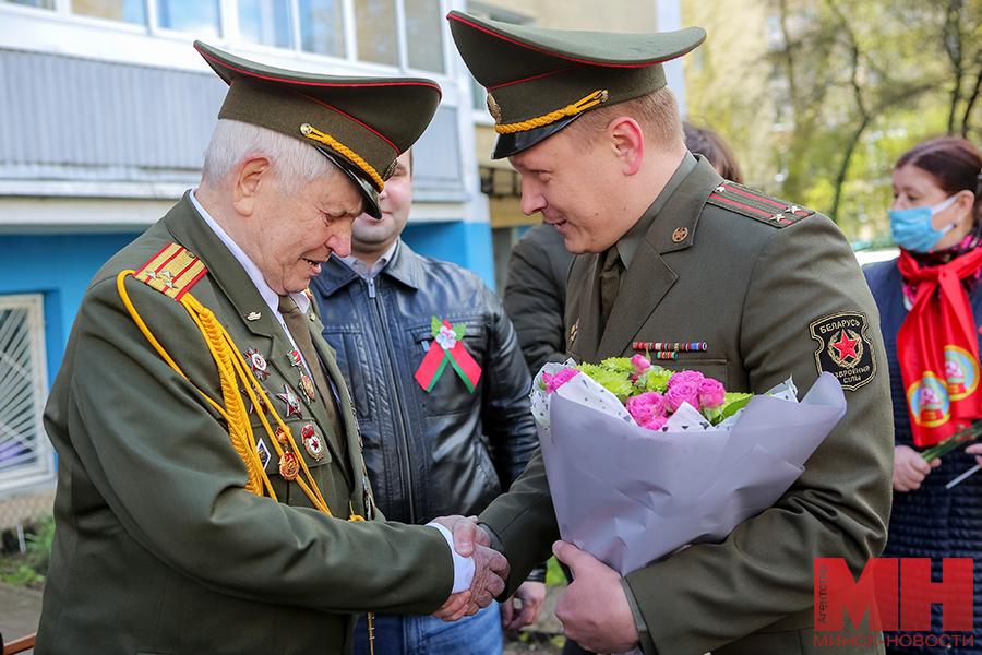 В Ленинском районе поздравили ветерана Великой Отечественной войны Бронислава Карпенко